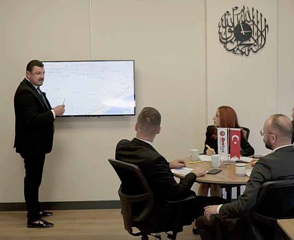 Yaptığımız İşin Ciddiyetini Biliyoruz